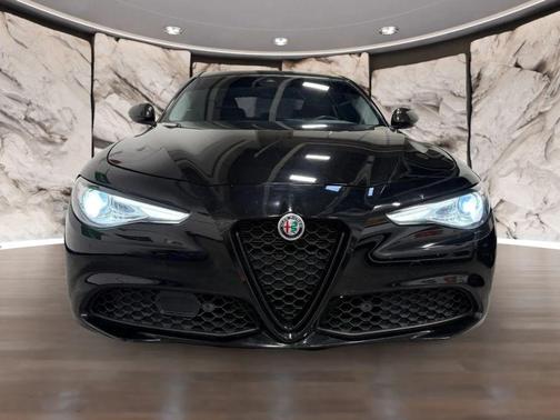 2021 Alfa Romeo Giulia Base