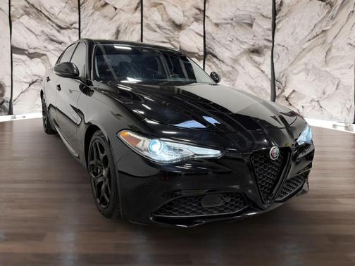 2021 Alfa Romeo Giulia Base