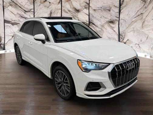 2022 Audi Q3 40 Premium