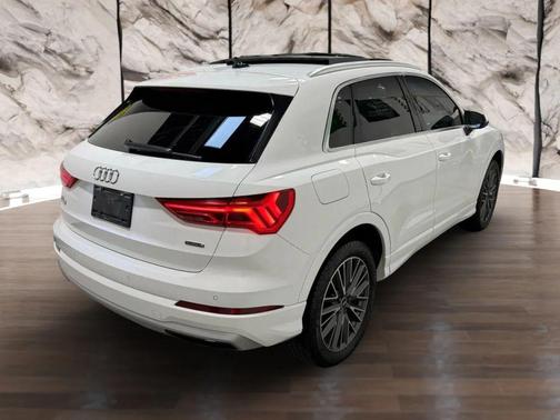 2022 Audi Q3 40 Premium