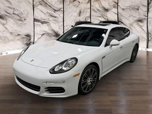2016 Porsche Panamera Edition