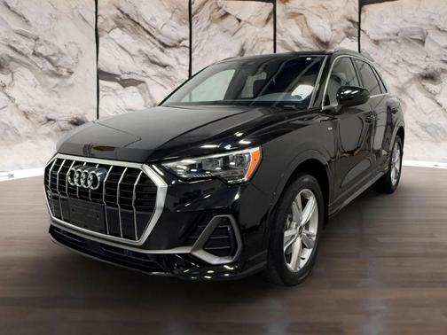 Mythos Black Metallic 2021 Audi Q3 45 S line Premium