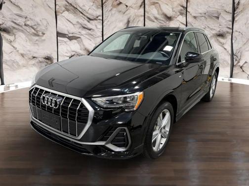 Mythos Black Metallic 2021 Audi Q3 45 S line Premium
