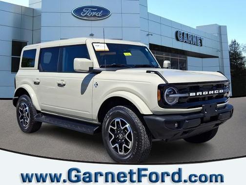 DESERT SAND 2025 Ford Bronco OUTER BANKS