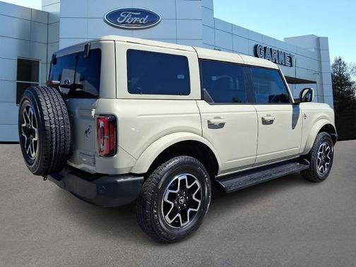 DESERT SAND 2025 Ford Bronco OUTER BANKS