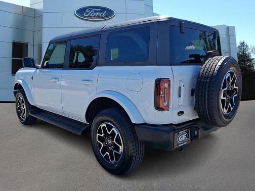 OXFORD WHITE 2025 Ford Bronco OUTER BANKS