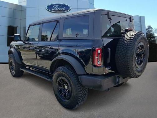 SHADOW BLACK 2024 Ford Bronco WILDTRAK