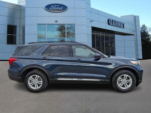 STONE BLUE METALLIC 2024 Ford Explorer XLT