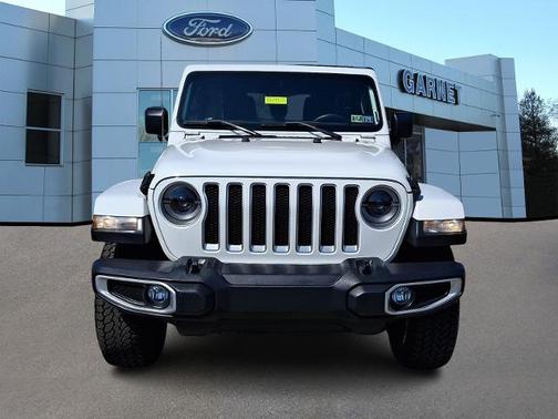 Bright White Clearcoat 2018 Jeep Wrangler Unlimited SAHARA