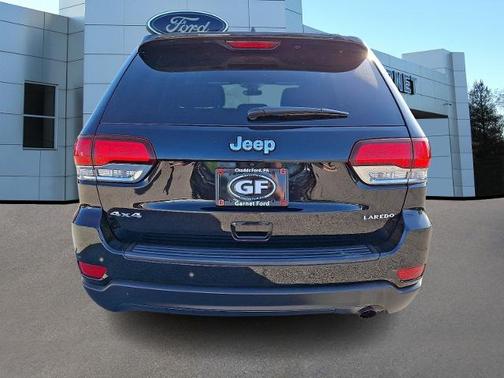 2020 Jeep Grand Cherokee LAREDO
