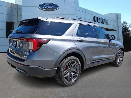 CARBONIZED GRAY METALLIC 2025 Ford Explorer ST-LINE