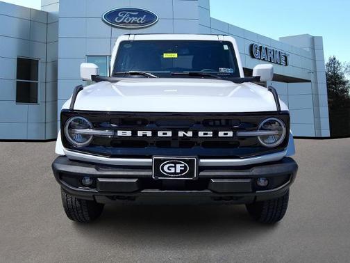 OXFORD WHITE 2025 Ford Bronco OUTER BANKS