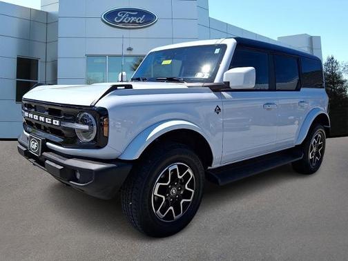 OXFORD WHITE 2025 Ford Bronco OUTER BANKS