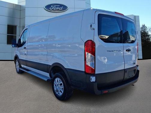 2024 Ford Transit-250 