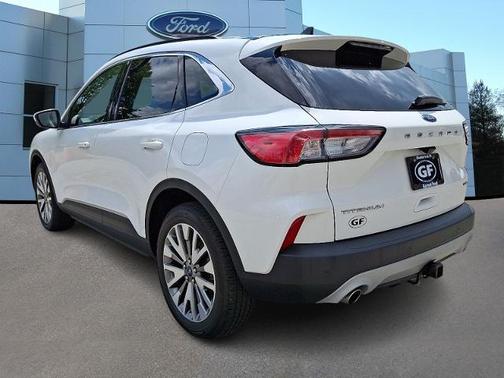 2022 Ford Escape TITANIUM
