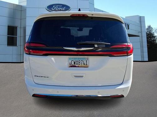 White 2024 Chrysler Pacifica TOURING L