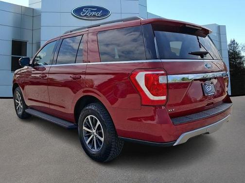 RUBY RED METALLIC TINTED CC 2018 Ford Expedition XLT