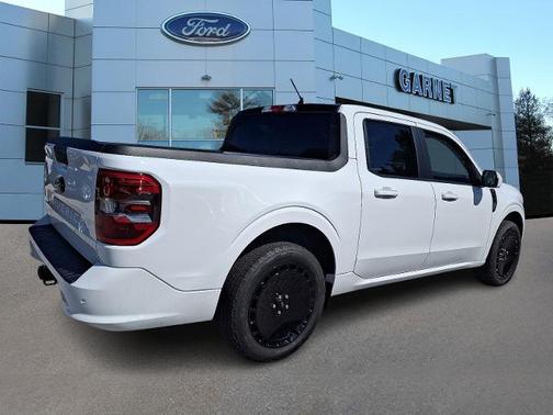 2025 Ford Maverick LOBO STANDARD