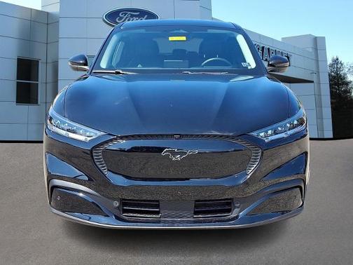 2022 Ford Mustang Mach-E SELECT