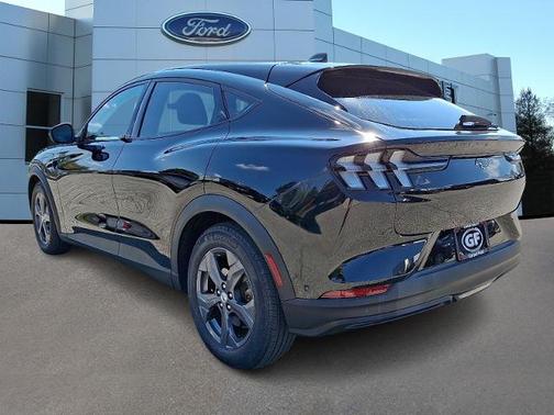 2022 Ford Mustang Mach-E SELECT
