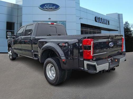 2023 Ford F-350 LARIAT SUPER DUTY