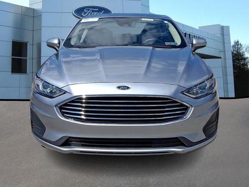 ICONIC SILVER 2020 Ford Fusion SE