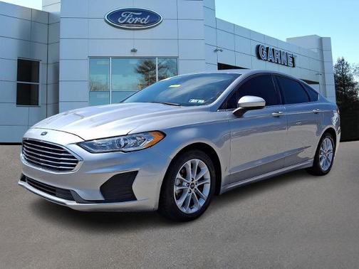 ICONIC SILVER 2020 Ford Fusion SE