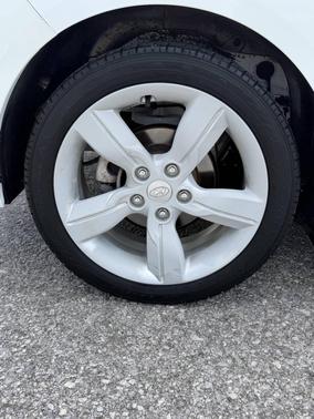 Century White 2014 Hyundai Veloster Base