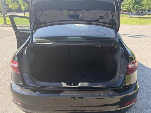 Black Uni 2020 Volkswagen Jetta 1.4T SE