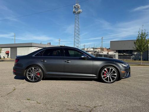 Daytona Gray Pearl Effect 2019 Audi S4 3.0T Premium