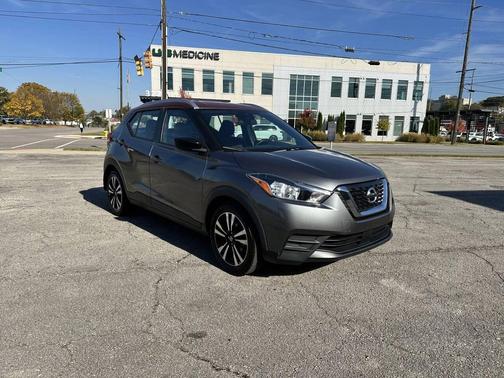 2020 Nissan Kicks SR