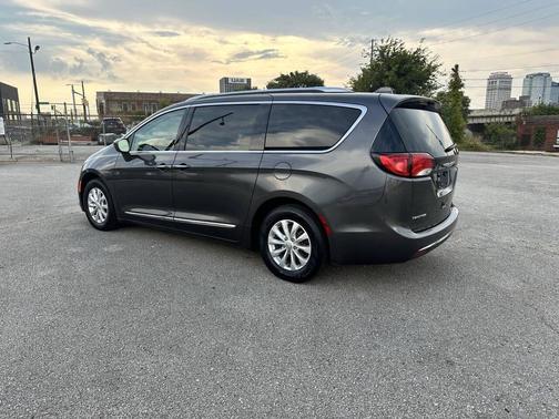 2018 Chrysler Pacifica Touring-L