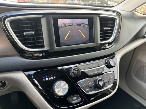 2018 Chrysler Pacifica Touring-L