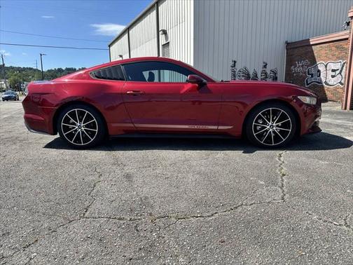 2016 Ford Mustang EcoBoost Premium