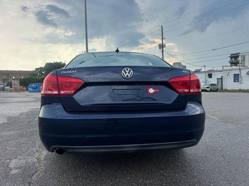2014 Volkswagen Passat 1.8T Auto S