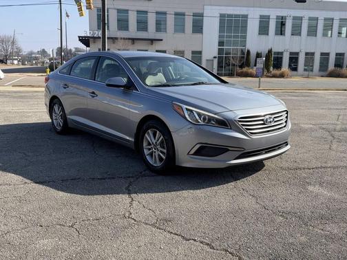2016 Hyundai SONATA SE