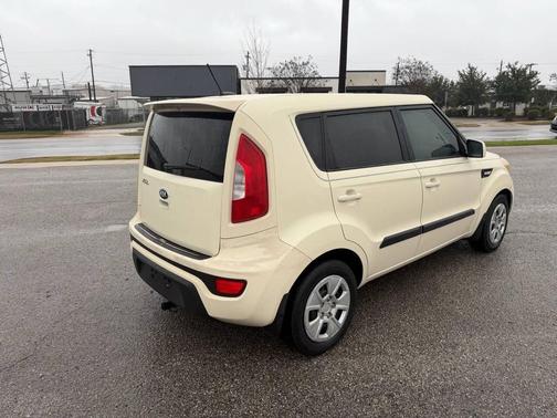 2013 Kia Soul Base