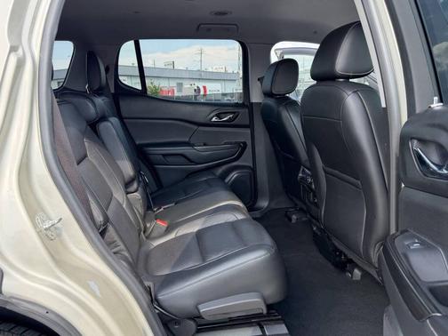 Gold 2017 GMC Acadia SLT-1