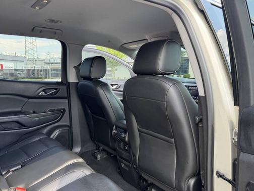 Gold 2017 GMC Acadia SLT-1