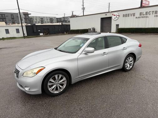 2011 INFINITI M56 Base