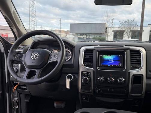 2019 RAM 1500 SLT