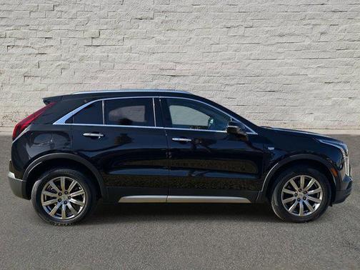 2022 Cadillac XT4 Premium Luxury