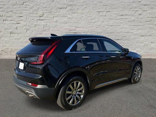 2022 Cadillac XT4 Premium Luxury