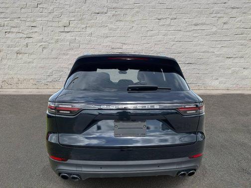 2022 Porsche Cayenne Cayenne