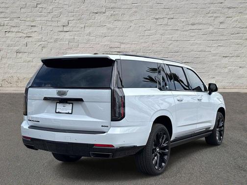 Vibrant White Tricoat 2026 Cadillac Escalade ESV Sport Platinum