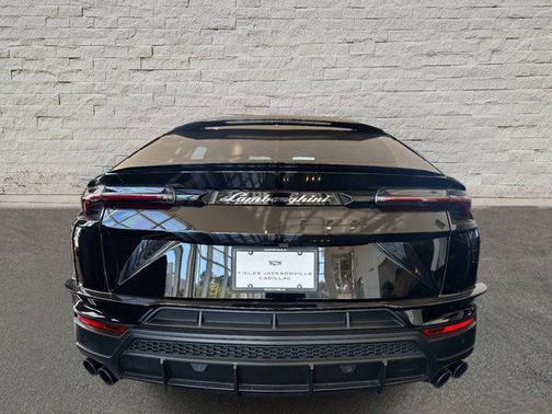 2023 Lamborghini Urus S