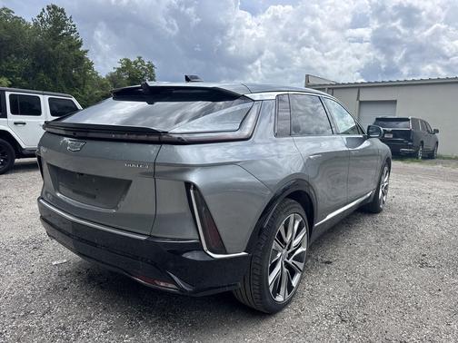Argent Silver Metallic 2025 Cadillac LYRIQ Luxury