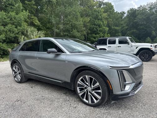 Argent Silver Metallic 2025 Cadillac LYRIQ Luxury