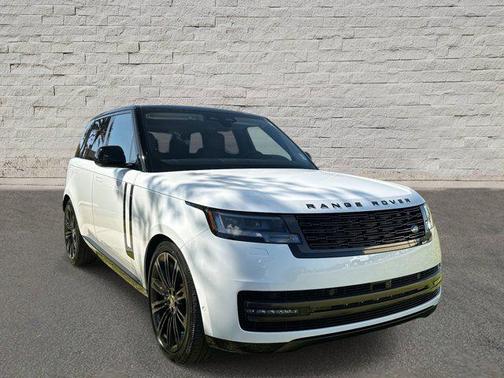 2025 Land Rover Range Rover P530 SE