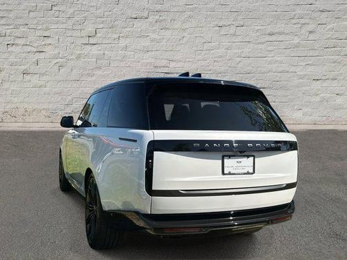 2025 Land Rover Range Rover P530 SE